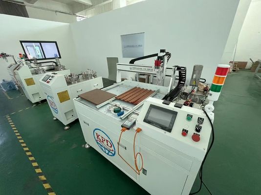 Машина из эпоксидной смолы для применения в 3D-этикетке